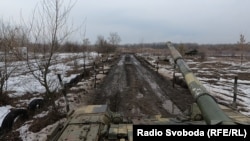 Një tank i tipit T-72 i ushtrisë ukrainase gjatë stërvitjeve ushtarake në Luhansk më 17 shkurt, 2022. 