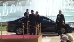 Macron viziton Serbinë