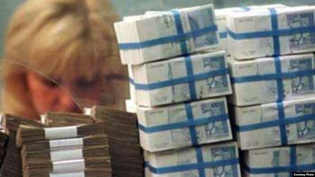 Poslodavci u BiH na neto plaću od 800 maraka plaćaju obaveze državi u iznosu od 580 maraka po jednom zaposlenom