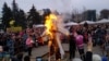 Moldova -- Bender, regiunea transnistreană. În plină pandemie, în regiunea transnistreană au fost organizate iarmaroace și petreceri cu ocazia sărbătorii Maslenița. Una din tradițiile moștenite din vechime este și arderea unei păpuși împăiate.