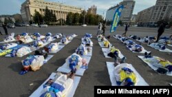 Protest al angajaților din domeniul sanitar în fața guvernului, București, 5 noiembrie 2020.