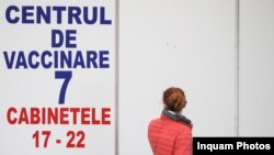 Fluxuri de vaccinare împotriva COVID-19 deschise pentru cadrele didactice la centrele din cadrul Romexpo, în București, 24 februarie 2021