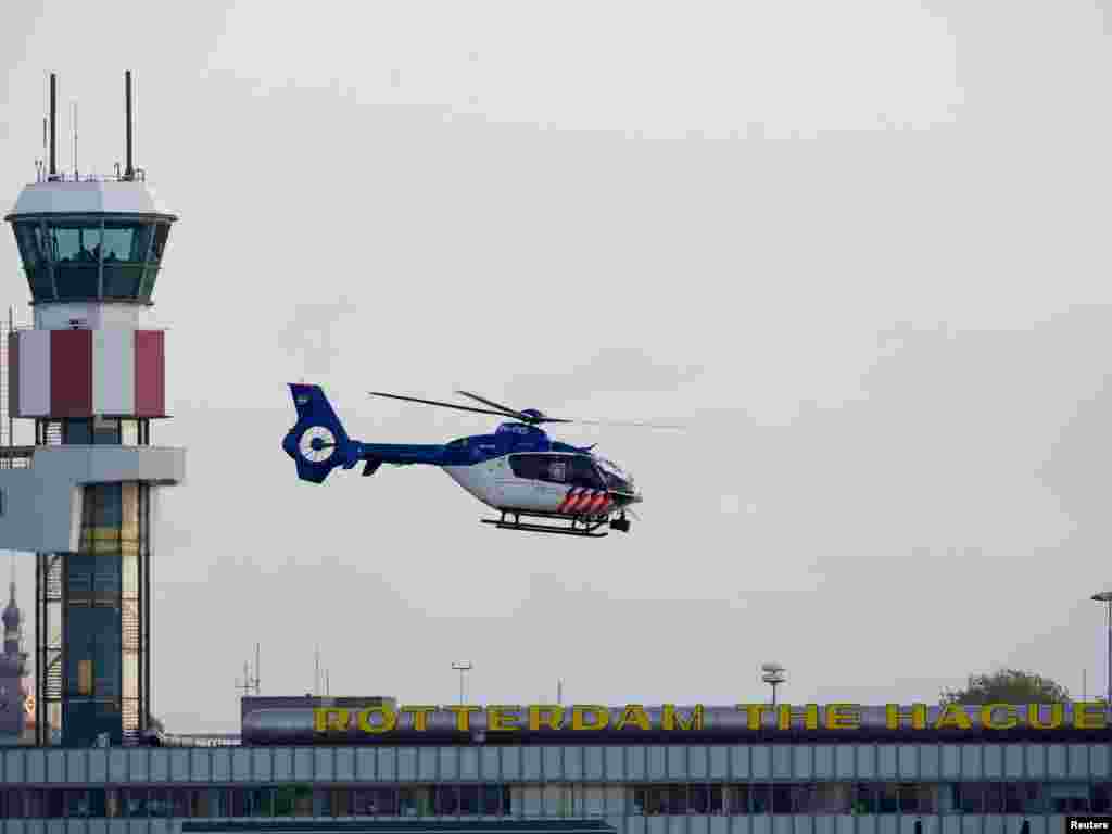 Helikopter koji je navodno bio pratnja konvoju džipova koji su prevezli Ratka Mladića u pritvorsku jedinicu Sheveningen