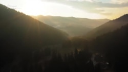 "A tudatos embereknek a konténer, a tudatlanoknak a folyó" - honnan jön a szemét a Tiszán?