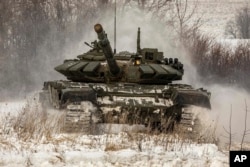 Tanc rusesc în timpul exercițiilor militare din Belarus, 14 februarie 2022