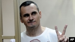 Օլեգ Սենցովը Դոնի Ռոստովի դատարանում, օգոստոս, 2015թ.