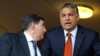 Orbán Viktor miniszterelnök futballmeccset néz Felcsúton Mészáros Lőrinccel, Magyarország leggazdagabb emberével.