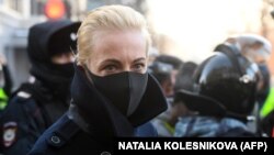 Iulia Navalnaia sosește la tribunalul din Moscova pentru a participa la procesul soțului ei Alexei Navalnîi