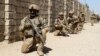 Komandosi Afganistanske nacionalne vojske zauzimaju položaj tokom vojne operacije u provinciji Helmand u oktobru 2016.