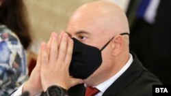Главният прокурор Иван Гешев също дойде в парламента за заседанието на правната комисия