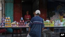 În haosul din Gaza a apărut și practica „comercializării” ajutoarelor umanitare. Imagine din Gaza City, la 23 iulie 2025.