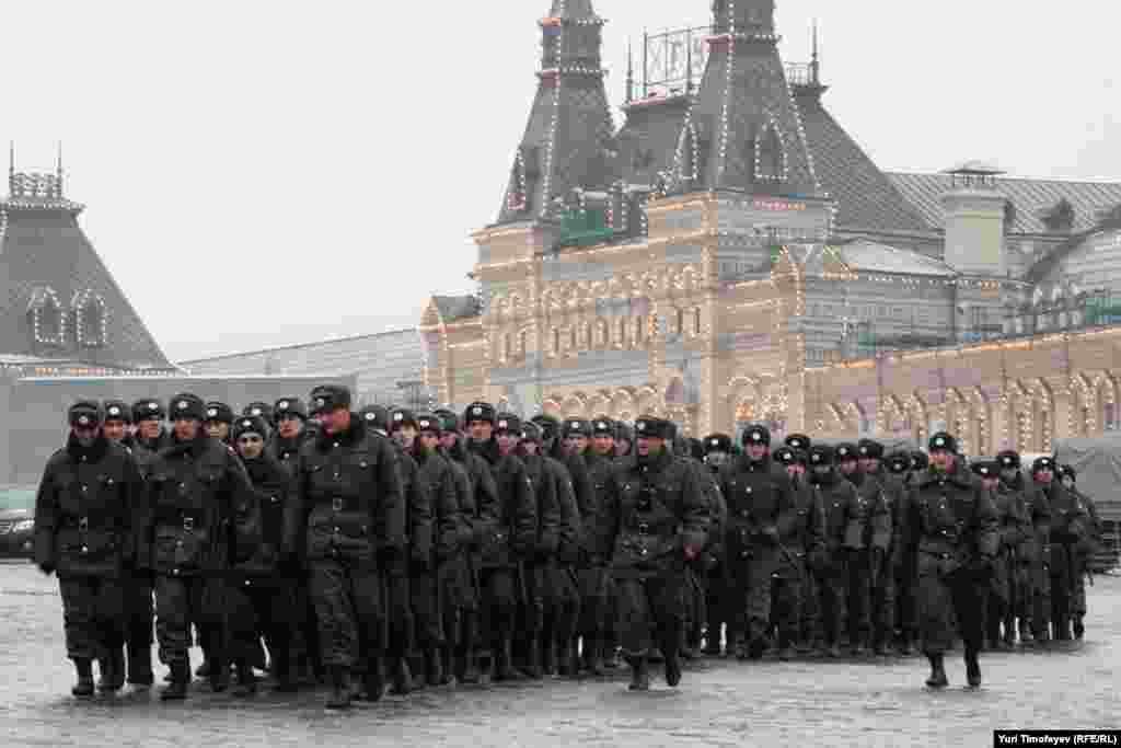 Russia -- A rally in Bolotnaya square to protest against violations at the parliamentary elections in Moscow, 10Dec2011
