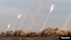 Iranul a testat rachete balistice în decembrie 2021. Citând surse ale agențiilor americane de informații, Washington Post a relatat că Iranul a acceptat să furnizeze Rusiei rachete sol-sol.