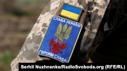 Головнокомандувач ЗСУ Валерій Залужний підтримав закон і просив президента його підписати, натомість різко на ухвалення документа відреагувало громадянське суспільство і правозахисники