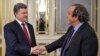 Петр Порошенко и Мишель Платини (справа)