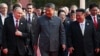 Lideri kinez, Xi Jinping (në mes) me presidentin rus, Vladimir Putin (majtas) dhe liderin koreanoverior, Kim Jong Un.
