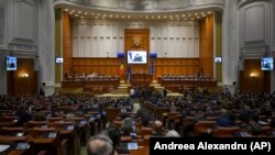 Parlamentul României, în timpul discursului susținut de președintele Ucrainei, Volodimir Zelenski, prin apel video - 4 aprilie 2022