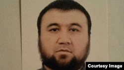 Андижанский беженец Изатулло Мухаммадсобиров.
