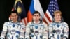 Экипаж 16 экспедиции на МКС. (Слева направо) Музафар Шукор, Юрий Маленченко, Пегги Уитсон