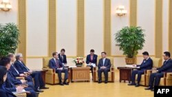 Sjevernokorejski i ruski zvaničnici u Pjongjangu, Sjeverna Koreja, 20. novembra
