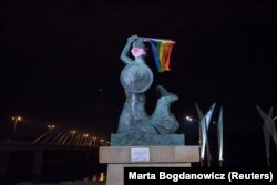 Sirena Varșoviei, simbol al capitalei poloneze - 29 iulie 2020.