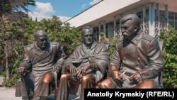 Паметник на участниците в конференцията в Ялта е издигнат в анексирания от Русия Крим, 6 август 2019 г.