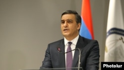 Հայաստանում մարդու իրավունքների պաշտպան Արման Թաթոյանը, արխիվ
