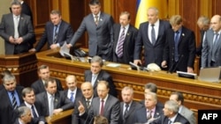 Возобновившая свою деятельность Рада предсказуемо не смогла принять во вторник никакого решения