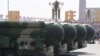 Raketat balistike të Kinës gjatë një parade ushtarake në Sheshin Tiananmen në Pekin më 1 tetor 2019. 