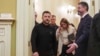 Volodimir Zelenski miercuri la Kiev, în compania președintei Parlamentului European, Roberta Metsola. 