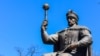 Памятник гетману Ивану Мазепе в Полтаве