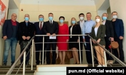 Echipa Partidului Unității Naționale (PUN) după ce a depus actele de înregistrare în cursa pentru alegerile parlamentare anticipate