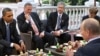 Барак Обама в гостях у Владимира Путина в Ново-Огарево. 7 июля 2009 года