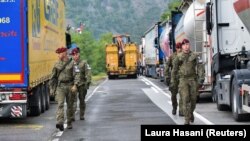 Pjesëtarë të misionit të KFOR-it në Jarinjë më 28 shtator 2021.
