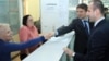 Администрацијата се пумпа пред избори
