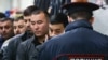 Ruska policija provjerava dokumente migranata u tržnom centru (fotoarhiv)
