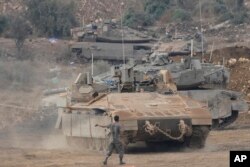 Израелски бетеери и танкове в близост до границата с Ливан, 1 октомври 2024 г.