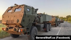 HIMARS տեսակի ամերիկյան արտադրության համազարկային կրակի ռեակտիվ համակարգեր, արխիվ, Զապորոժիեի շրջան, Ուկրաինա, 4 հուլիսի, 2022թ. 