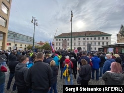 Karantén-elleni tüntetés Prágában 2020. október 28-án.
